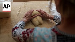 Nearly 900 home bakers donate homemade bread to help fight hunger