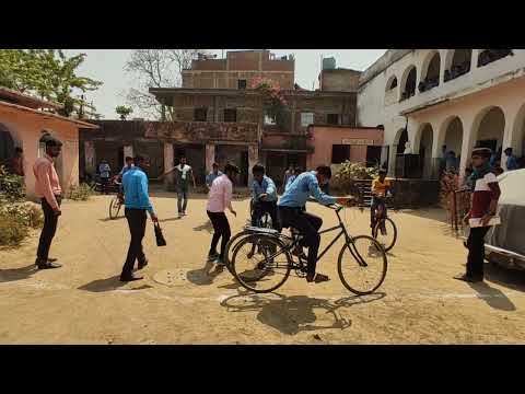 Madhya Vidyalay ke bacchon ko cycle race    #shorts #msc#khan #teacher#bachpan #games #gautambaital