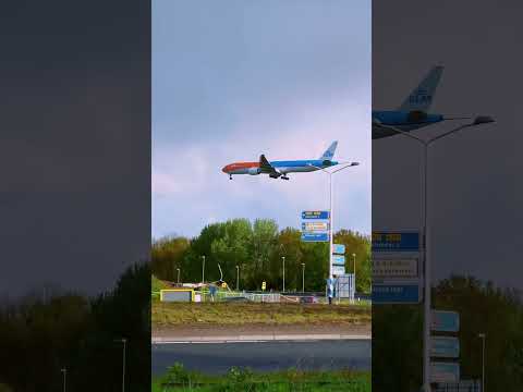 KLM B777 flying into the rainbow🌈｜荷蘭皇家航空B777飛向彩虹橋