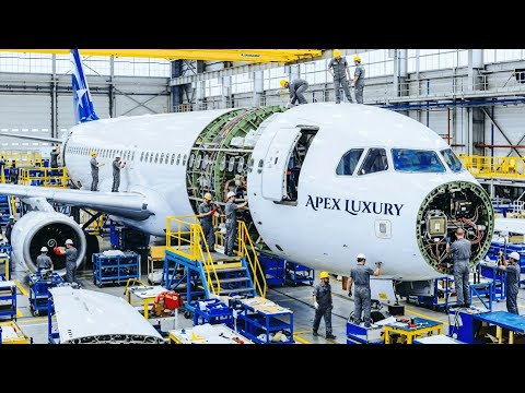 Inside the World’s Biggest Aircraft Factory: How the $400 Million Boeing 787 Dreamliner Is Built