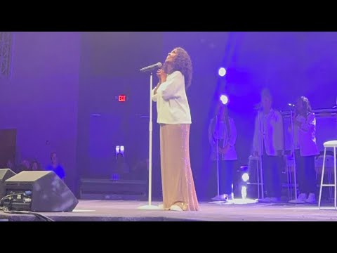 Holy Forever - CeCe Winans (The Goodness Tour) Brandon, Florida