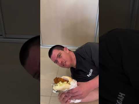 #fyp #fypシ゚viral #fypviral #chickenburger #subscribe