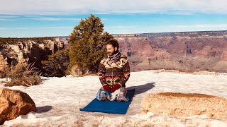 Yoga para normales y curiosos 🫵🏼👌🏻: equilibrio + tema del mes “Todo importa todo es sagrado”