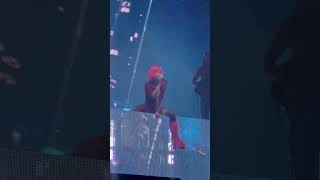 Halsey - tokyo narita (live) #halsey #badlands #tokyonarita #backtobadlandstour #halseylive