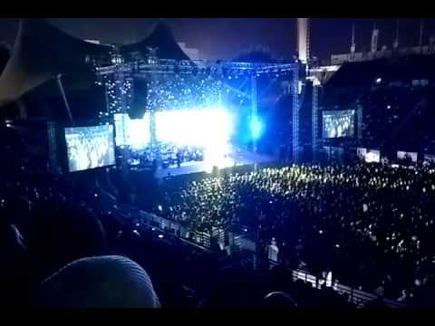 Sonu Nigam live in concert Tere Mere Sapne