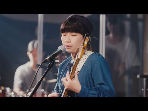 緩緩 Huan Huan  - Night's Still Young【 Live Session 】