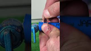 This hose isn’t going anywhereGenius clamp hack #ToolTrick #DIYHack #SmartFix #LifeHack #GeniusHack