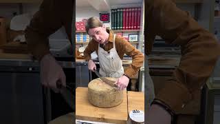 Cut The Cheese! Cabot Clothbound Cheddar