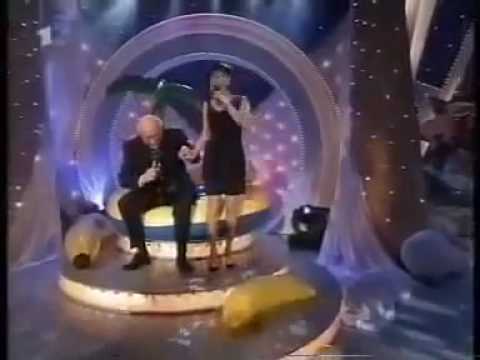 Funny Bouncing Singer