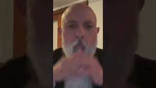 JOHNNY DEPP’S BODYGUARD GETS DISTRACTED BY THE WEBCAM!😂 Depp vs Heard Trial #shorts