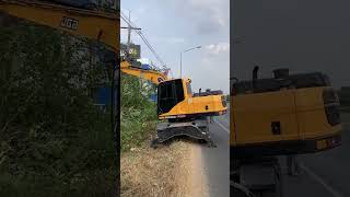 #ExcavatorOperation #HeavyMachinery #ConstructionEquipment #ExcavatorTricks #EarthmovingMachines