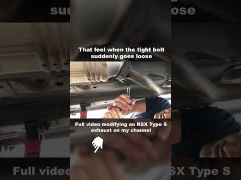 That feel when the tight bolt suddenly goes loose #shorts #acura #rsx #mechanic #fail