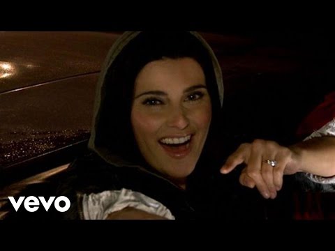 Nelly Furtado - Night Is Young (Behind The Scenes)