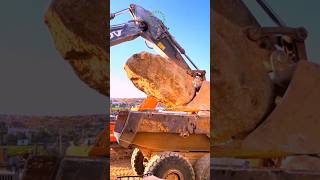 #operatorskills #bigrockloading #excavatorpower #belldumper #volvo #tubeshort #gullheavymachinery