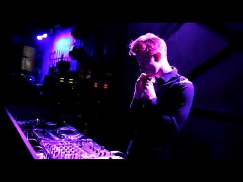 「エンポリオ アルマーニ サウンズ」にKINDNESSが登場！　斎藤工やダレノガレ明美ら来場