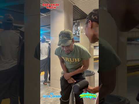 Random #rap #lyricist walks up at the train station and smashes Beat 🤯