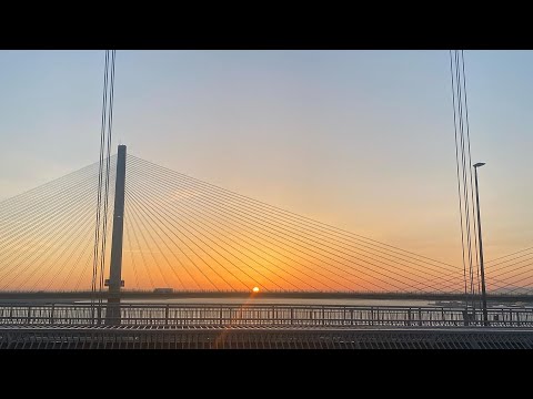 Strolling Above the Forth: Unforgettable Walk Across the Iconic Road Bridge