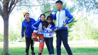 【懂爺視頻】免費遊戲點券，需要在指壓板上轉呼啦圈，油糕一分鐘轉500下？