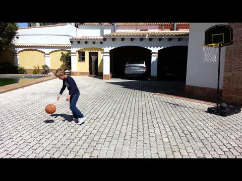 8 years old kid first dunks