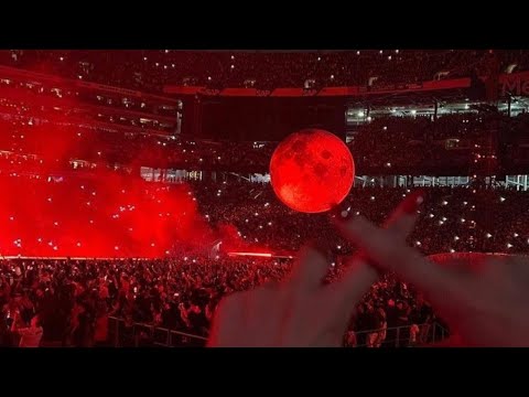 House of balloons/Glass table girls by The Weeknd