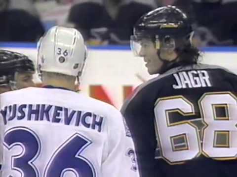 Yushkevich harasses Jagr 1999 Playoffs