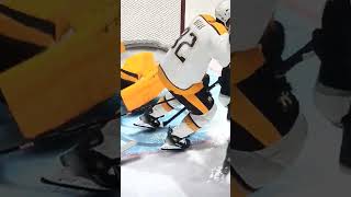 WHAT A SAVE BY 🇫🇮 JUUSE SAROS @lakings @NashvillePredatorsNHL #nhlgames #nhlbestmoments #nhl24
