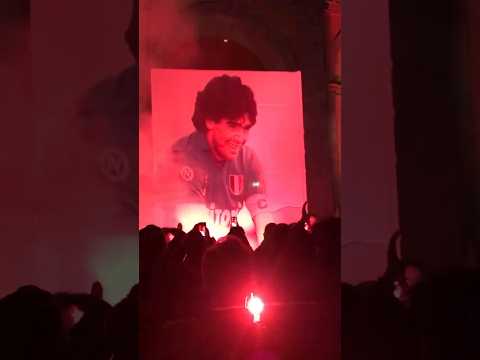 IMMORTALE 👑 L'Amore infinito dei Tifosi del Napoli per Maradona!