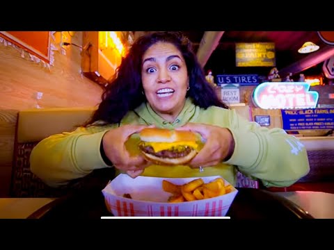 We Tried the Famous Green Chile Burger in Hatch, New Mexico!