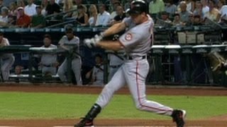SF@ARI: Finley hits 300th career home run