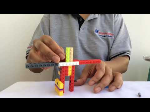 Scarecrow, have fun constructing with our own building bricks and beams with fun learning