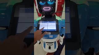 Robo helper at dubai's metro station👌 #travel #robothelper #guide #uae #metrodubai #shorts