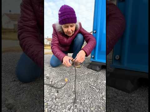 She waited for this moment… finally 😂 #grandpa #jokes #funnycomedy #funny #funnyshorts