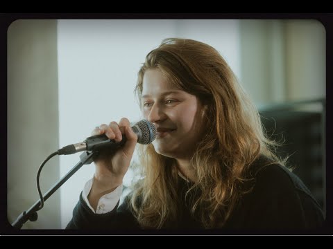 girl in red performs 'girls' live at The Tower Tapes