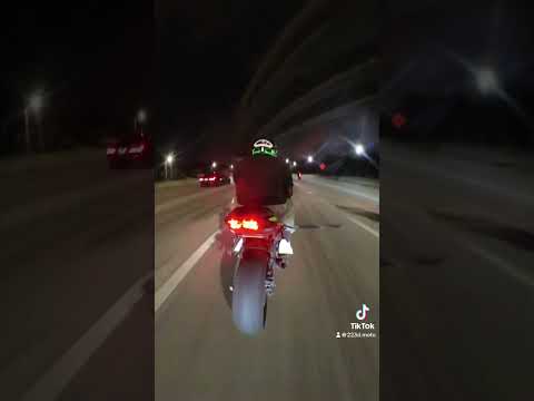 Late Night Mobbin! #subscribe #yamahar1 #zx10r #zx6r #ninja #kawasaki #motorcycle #bike #cbr1000rr
