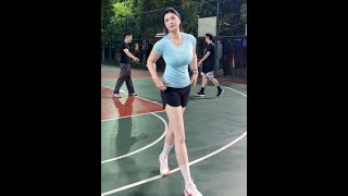 Следи за этим мячом 🏀～ #ДевушкиИграютВБаскетбол