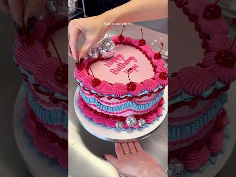 Cake decorating tutorial #cake #cakedecorating #cakes #cakedesign #cakeoftheday #heartcake