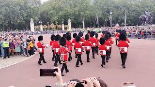 Changing the guard at Buckingham palace