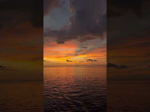Pretty Sunset the other night #sunset #sunsetview #sunsets #prettyview #nature #ocean #oceansunsets