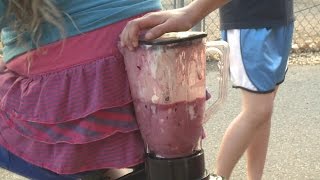 Elementary school hosts 'Art and Dessert Night'
