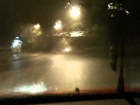 Chuva no Alto da Boa Vista, sentido Tijuca 25/04/2011