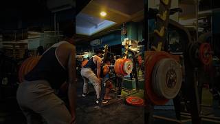 200 KG SQUATS #sqaut #legday #sqatraining #powerliftinggym #powerlifting #motivation #powerful