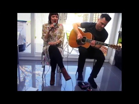 Katie Leone & Jon Wright - Locked Out Of Heaven acoustic cover