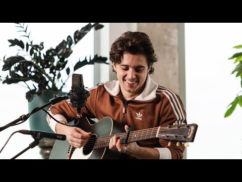 Bradley Simpson performs 'Daisies' live at The Tower Tapes