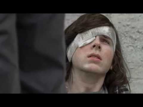 The Walking Dead - Carl attacks the Saviors.