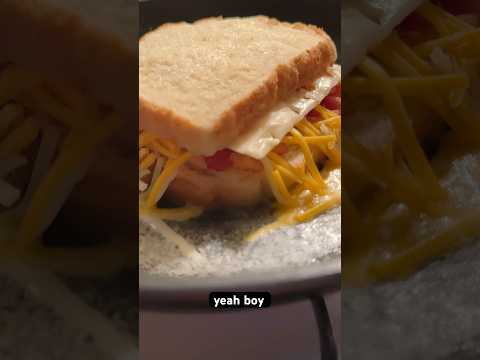 Making a FIRE Grilled Cheese+Bacon Sandwich!!! #cooking #sandwich #grilledcheese #cookingtutorial