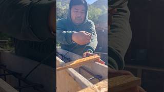This spacer keeps the blocks the correct size. #work #construction #tutorial #tips