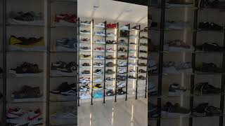 Shoe display rack with profile lights behind