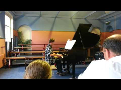 Piano uitvoering Bas: Stromende klanken