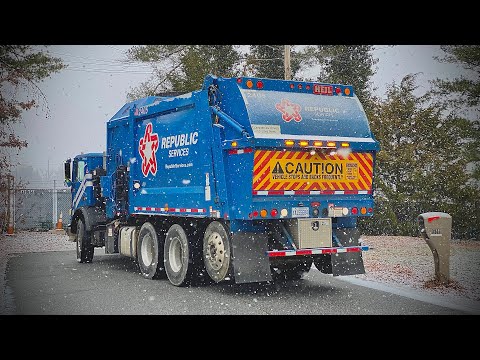 Republic Services Mack Heil DuraPack Pythons in the snow