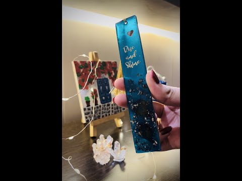 How to apply vinyl sticker on your resinpiece #resintutorial #resinart #resinbookmark#vinylstickers